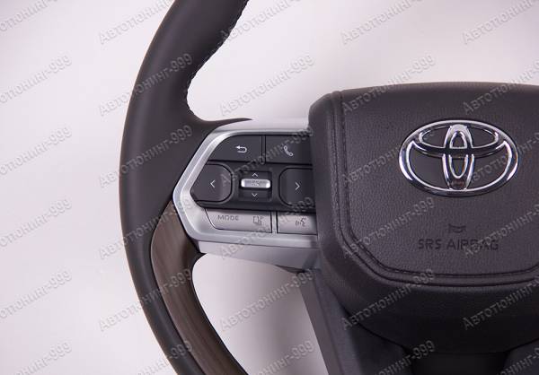   Toyota Land Cruiser 200 (2016)     